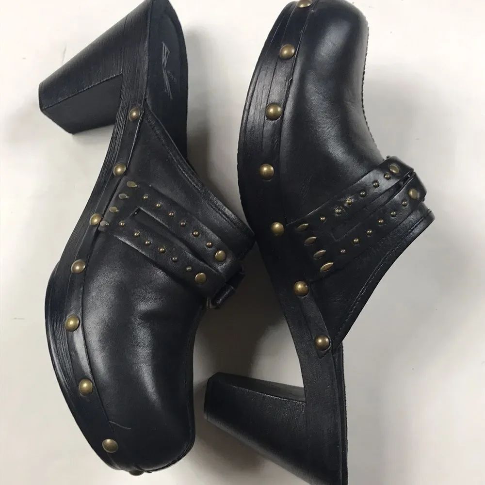 WHITE MT LEATHER UPPER BLACK WOMEN SHOES SIZE 9
